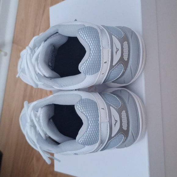 Indoor non marking court shoes - Picture 3 of 5